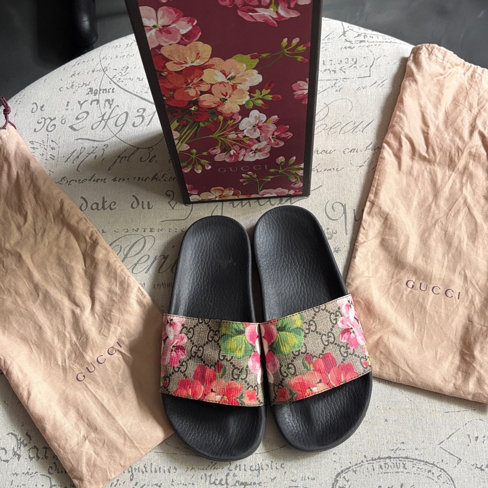Gucci Blooms Supreme Floral Slide Sandals - Picture 2 of 6